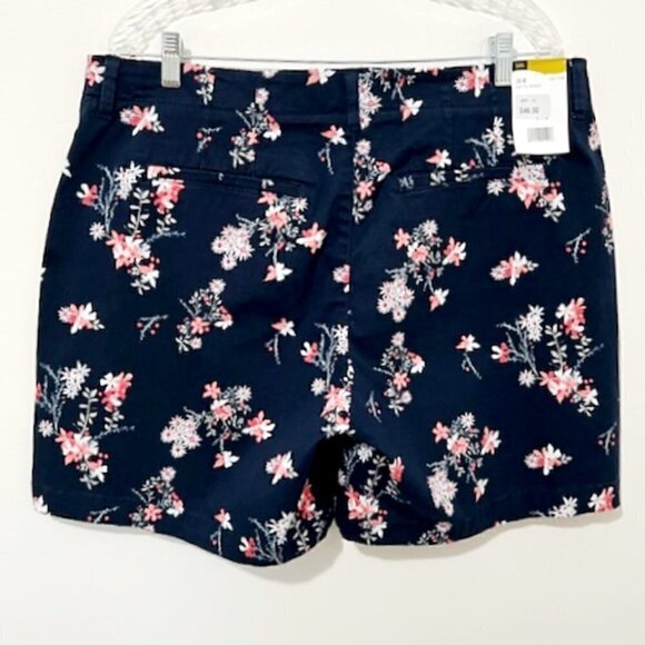 Lee Straight Fit Blue Floral Chino Shorts in Imperial Floral Dance Size 16M - Picture 4 of 7